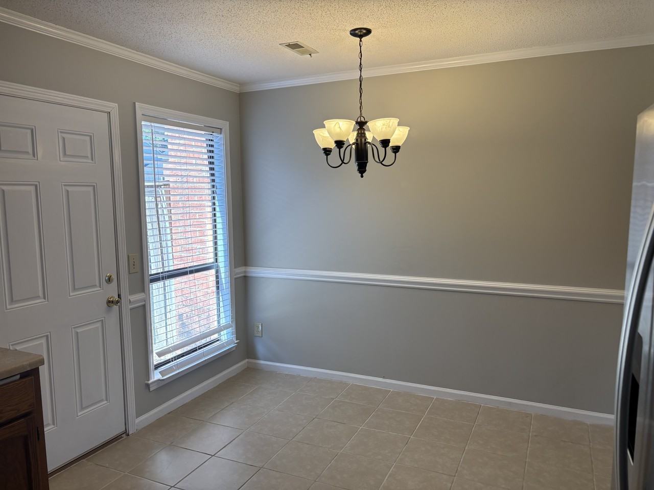 2701 Thackery Rd #27 - Photo 7 of 17