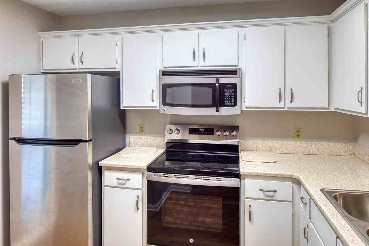 104 Oyster Shell Rd #E3 - Photo 5 of 27