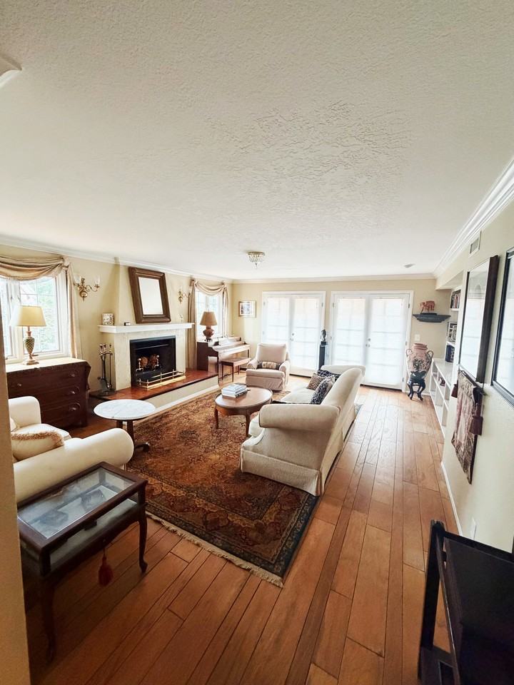 444 Fern Gln #NA - Photo 2 of 20