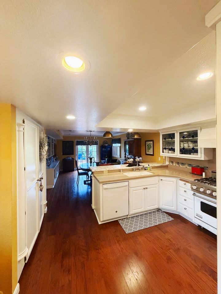 444 Fern Gln #NA - Photo 6 of 20