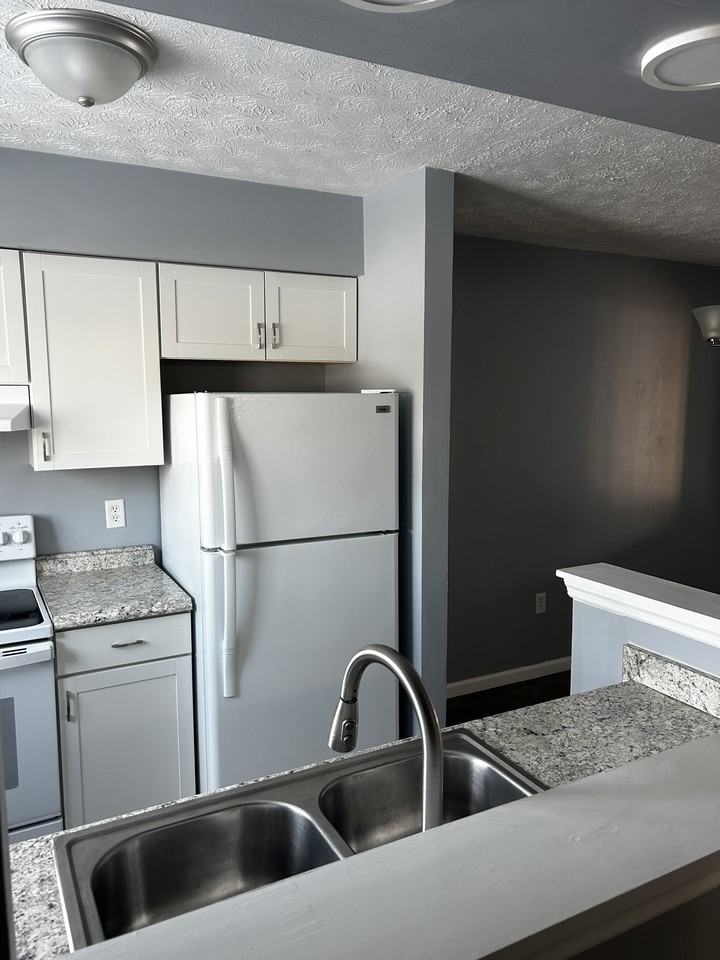 7767 Betsy Ross Cir #7767 - Photo 5 of 10