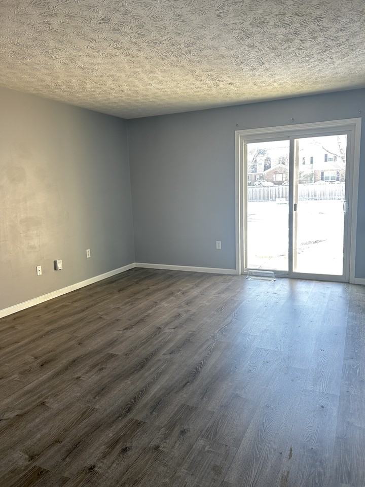 7767 Betsy Ross Cir #7767 - Photo 6 of 10