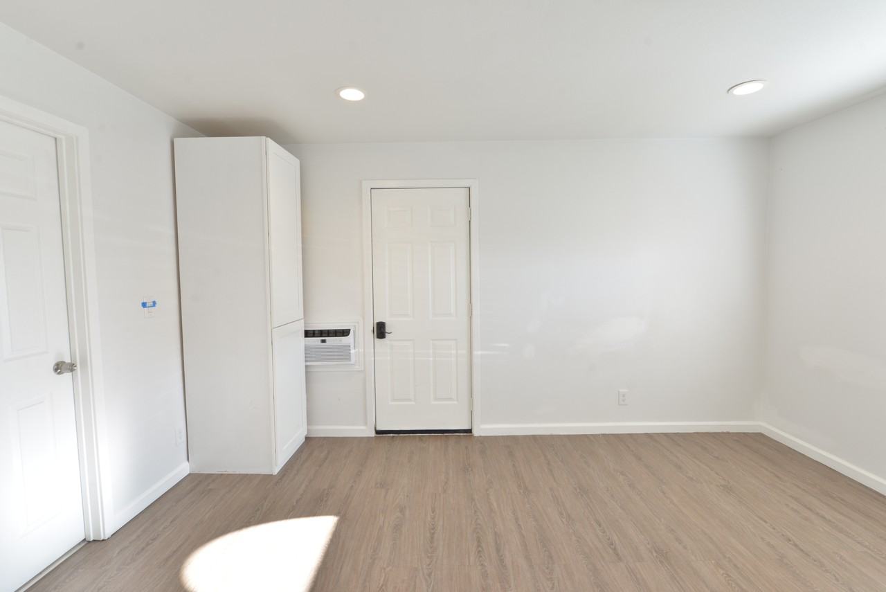 3121 Monroe St #NA - Photo 3 of 21