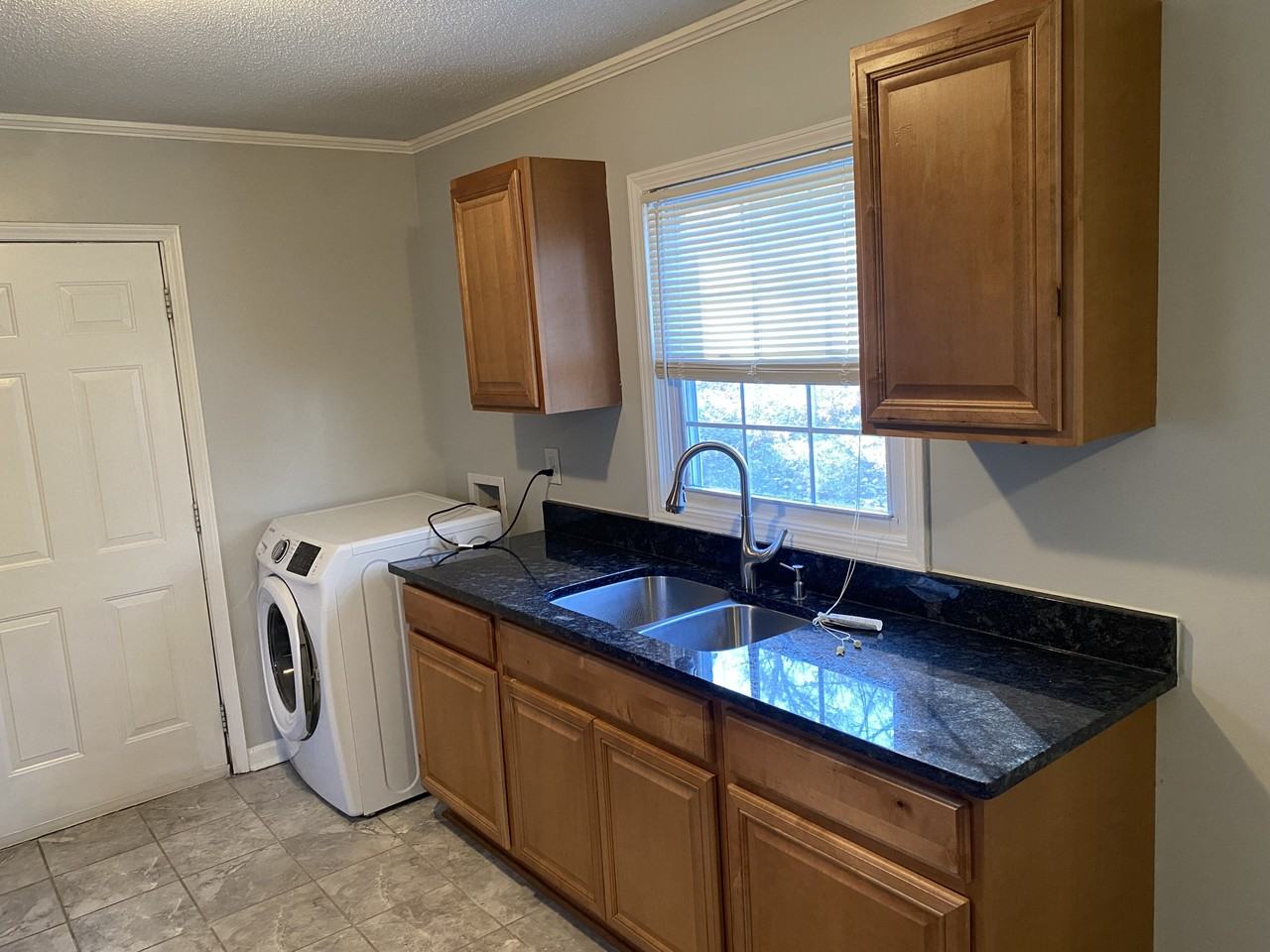 2206 Emerson Pl #NA - Photo 6 of 17