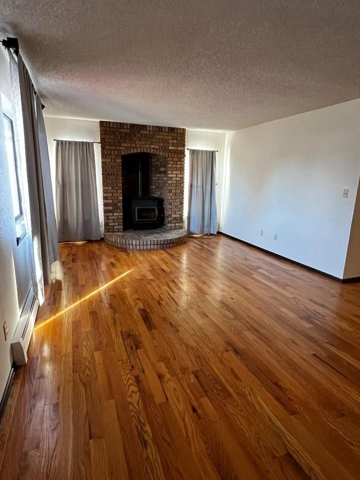 443 E Scenic Dr - Photo 3 of 8