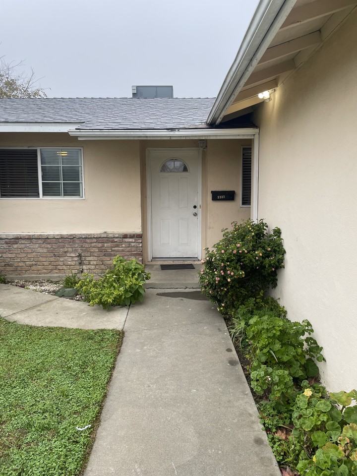 1333 Woodside Dr #NA - Photo 2 of 39