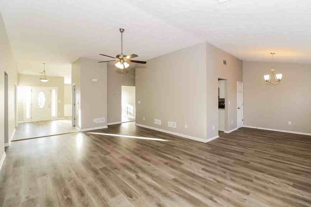 748 Bartow Dr - Photo 6 of 18