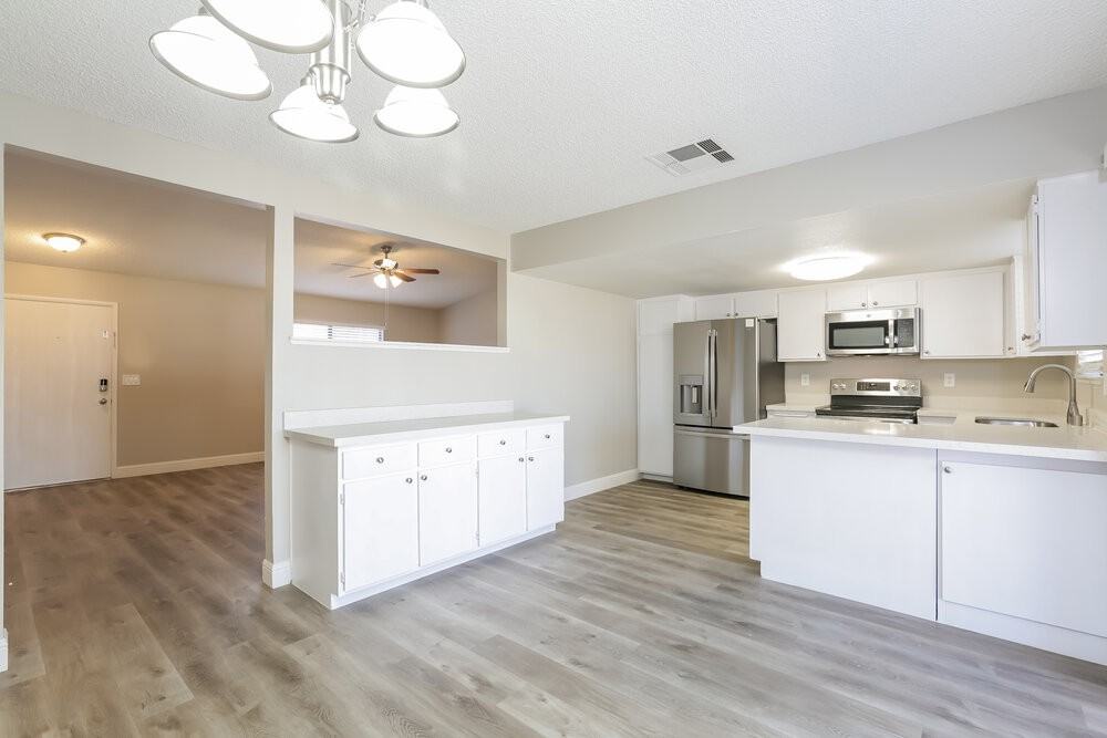 3944 Grapefruit Cir - Photo 5 of 16