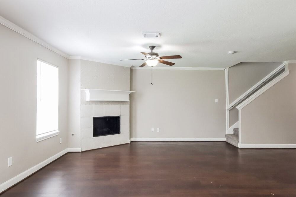 6407 Crim Ct - Photo 4 of 17