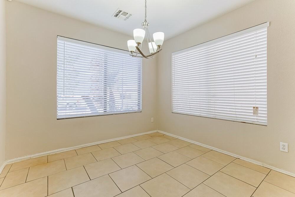 2513 N 114th Ave - Photo 6 of 16