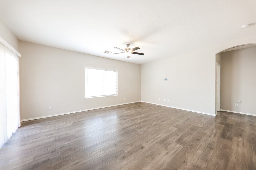 13275 N Primrose St - Photo 5 of 16