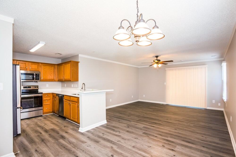 3037 Champion Ln Sw - Photo 5 of 14