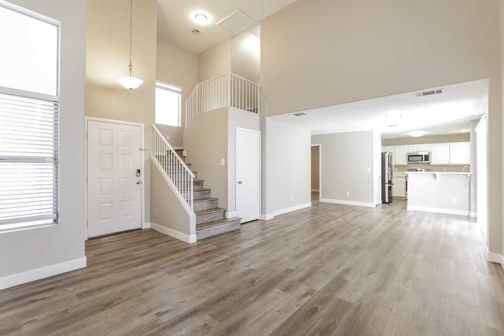 2446 Cliffwood Dr - Photo 5 of 17