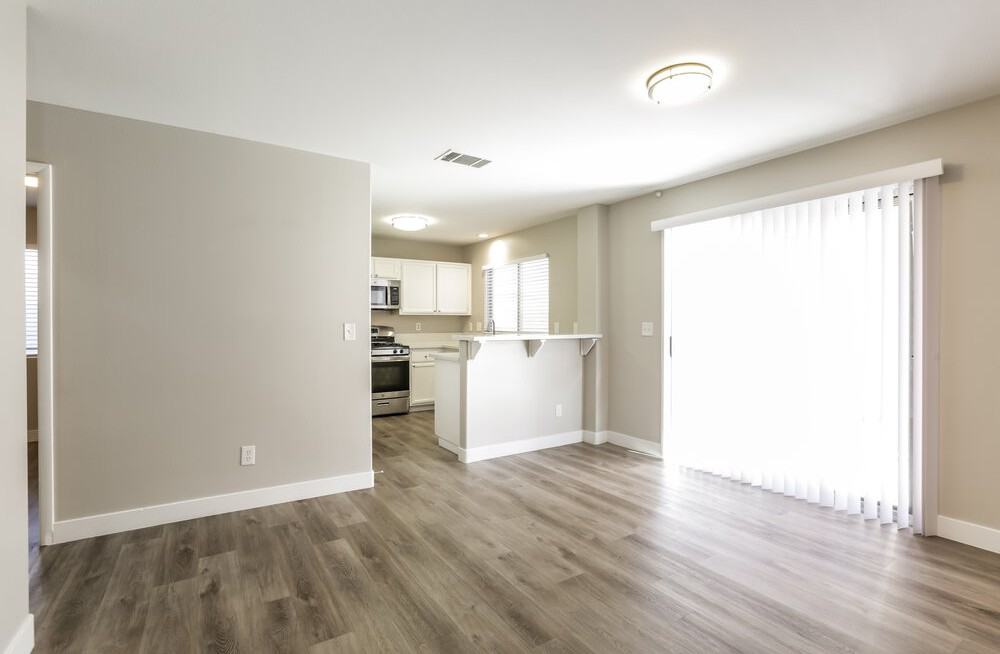 2446 Cliffwood Dr - Photo 6 of 17