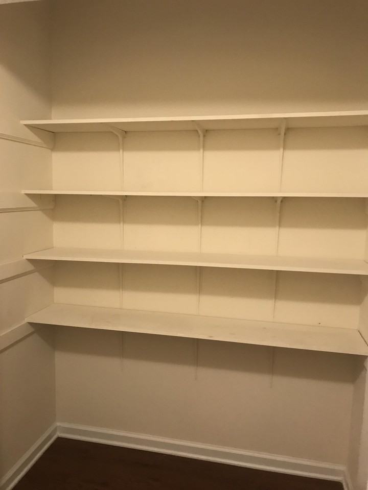 1610 Ridge Ave N #1 - Photo 5 of 9