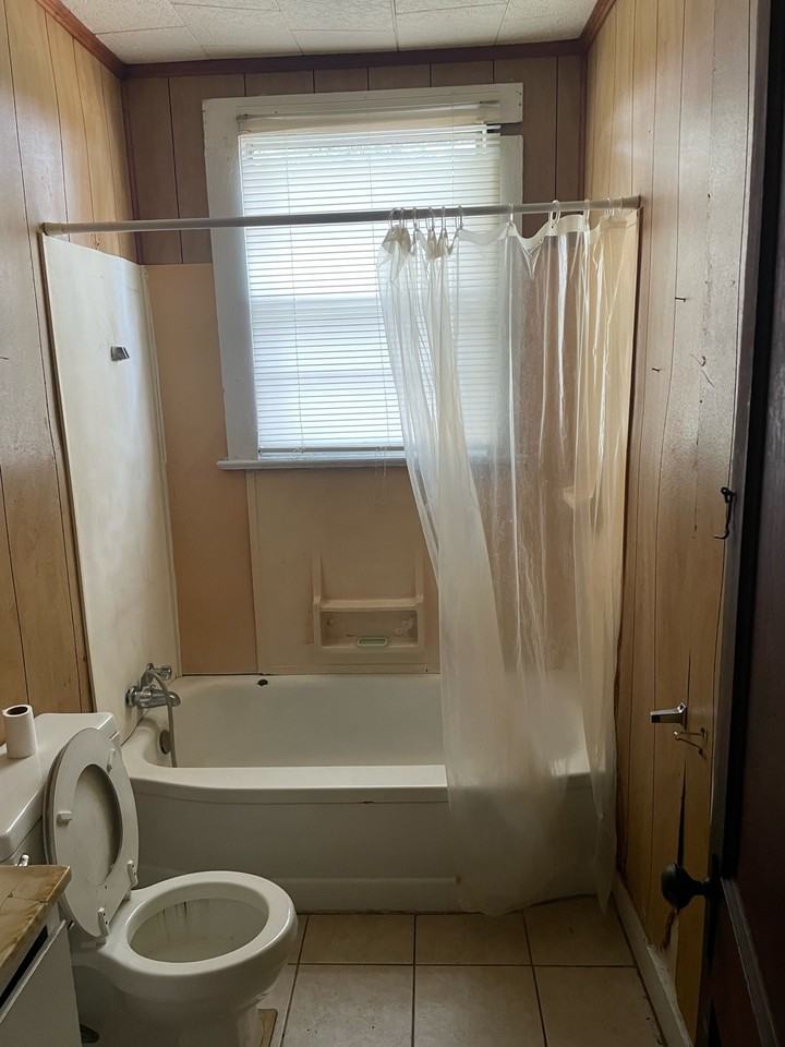 2348 Iroquois St #1 - Photo 7 of 9