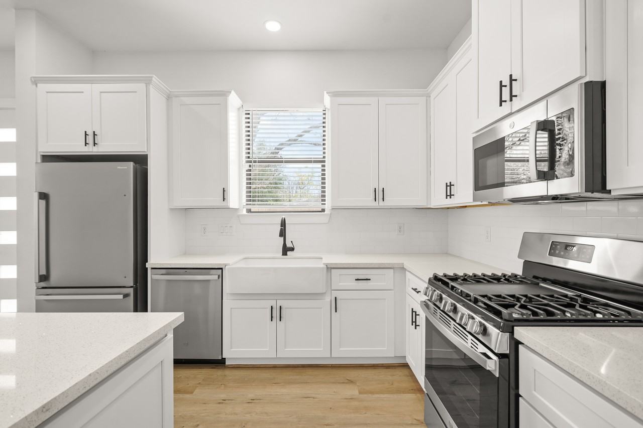 3419 Tuam St #1 - Photo 5 of 29