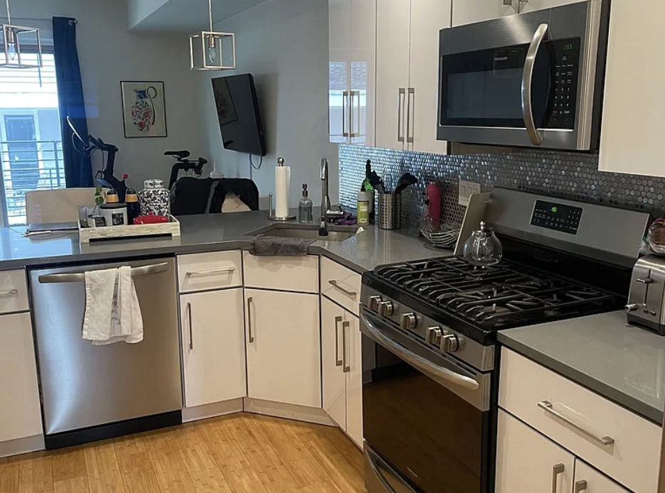 837 Cameron St #2 - Photo 3 of 6