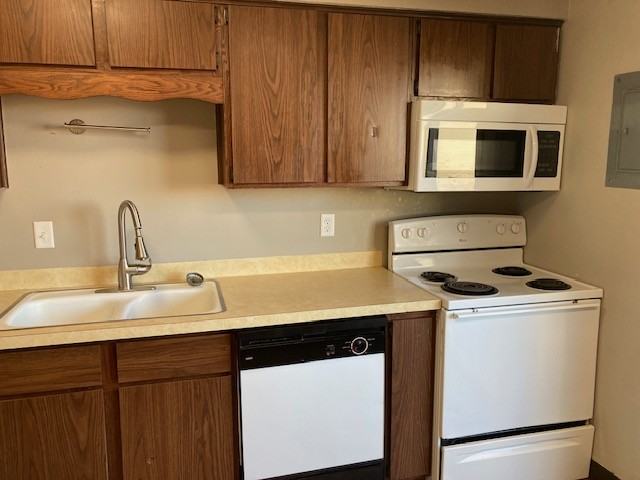 643 Kennedy Dr #1 - Photo 4 of 8