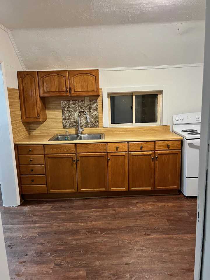 314 W Slingluff Ave #A - Photo 2 of 14