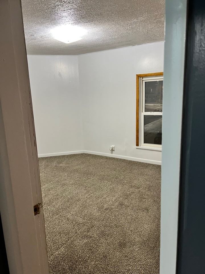 314 W Slingluff Ave #A - Photo 7 of 14