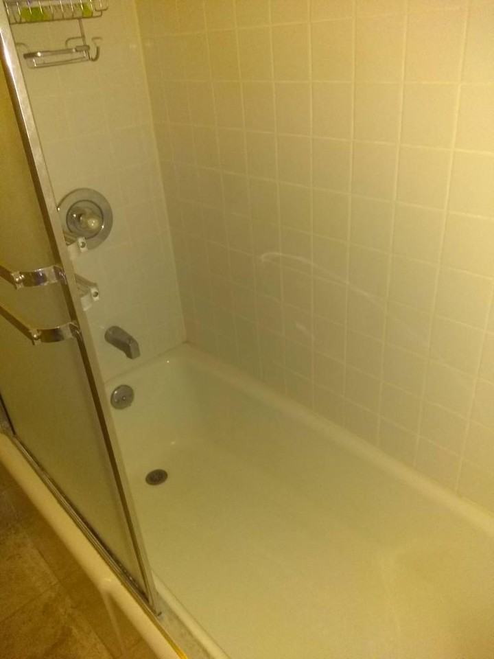 1292 North Laurel Avenue - D - Studio - Photo 3 of 14