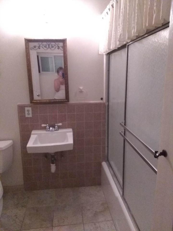 1292 North Laurel Avenue - D - Studio - Photo 4 of 14