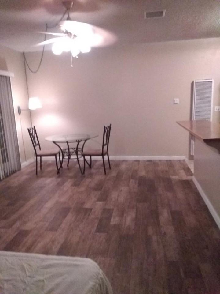 1292 North Laurel Avenue - D - Studio - Photo 6 of 14