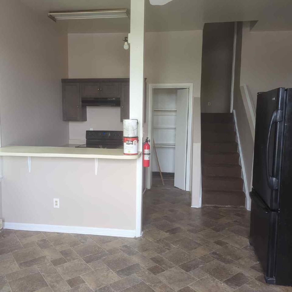 705 East 6th StreetApt 3 #3 - Photo 2 of 9