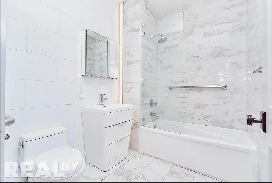 Frost St #1L - Photo 7 of 12