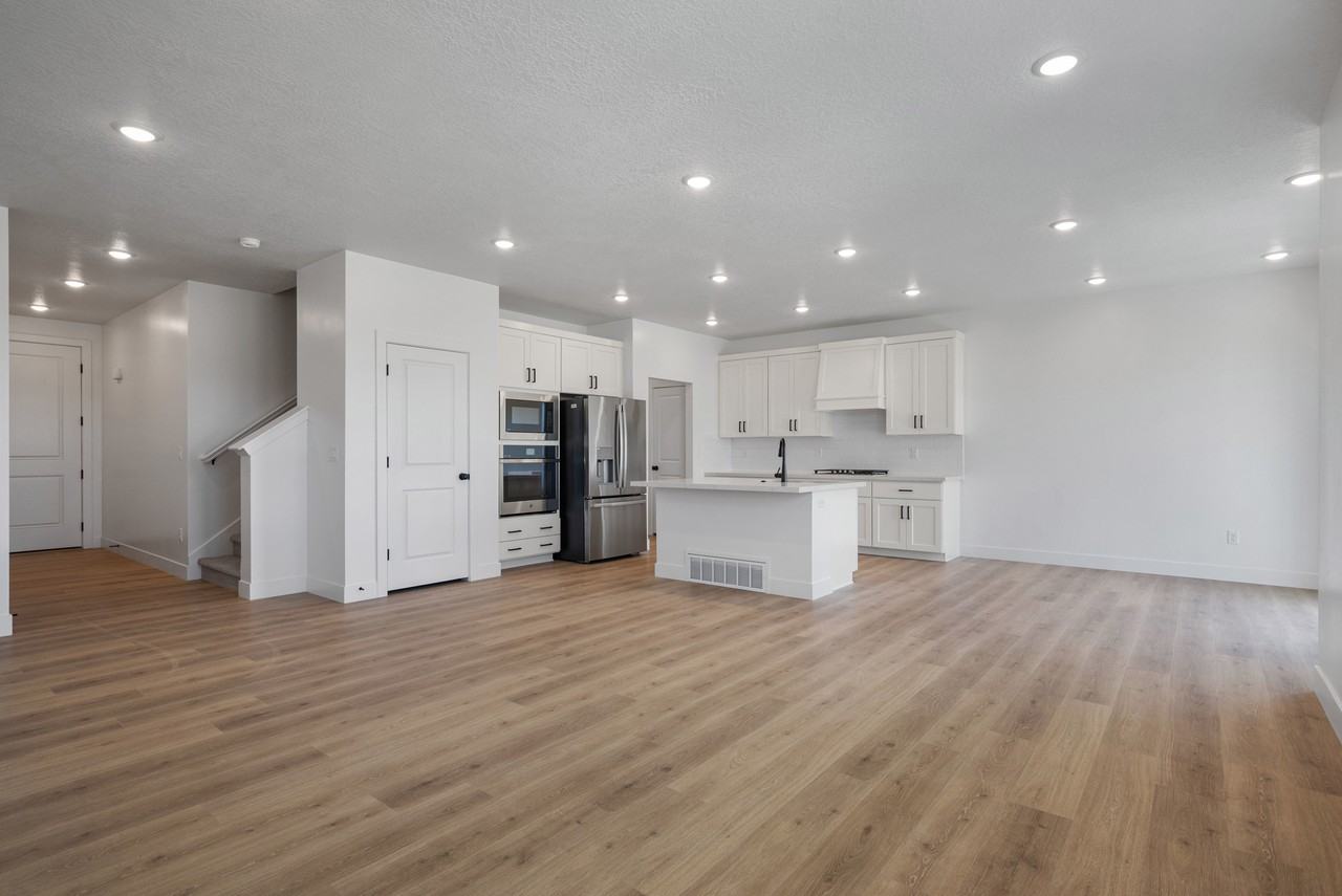 78 S Lunar Way #1 - Photo 2 of 24