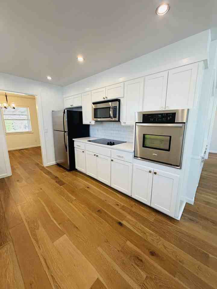 2705 Carlton Way #1 - Photo 3 of 10