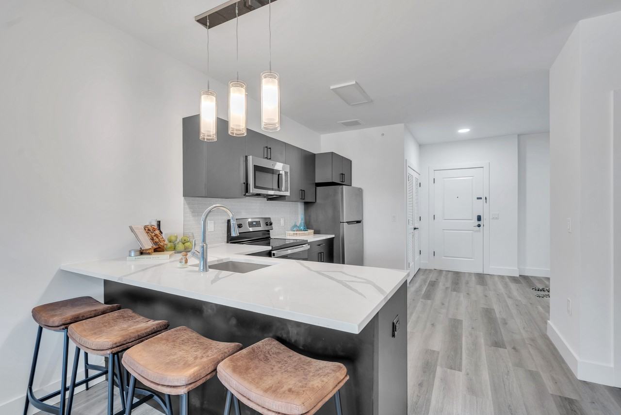 100 Washington Avenue #504 - Photo 2 of 11