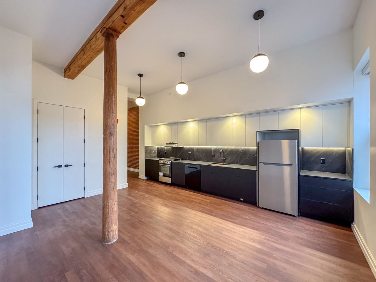 105 Court Street - Photo 6 of 50