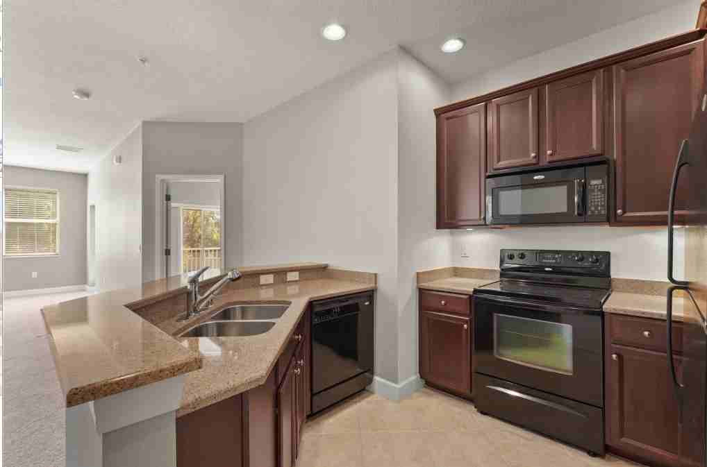 3671 Parkridge Cir #1 - Photo 4 of 8