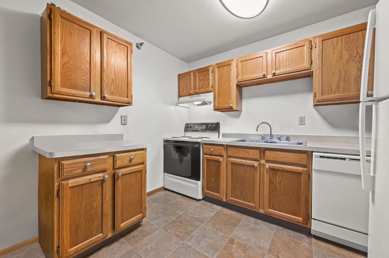 Cameron Heights Associates LLC - Photo 3 of 19