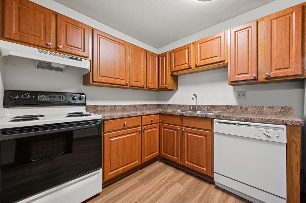 Cameron Heights Associates LLC - Photo 5 of 26