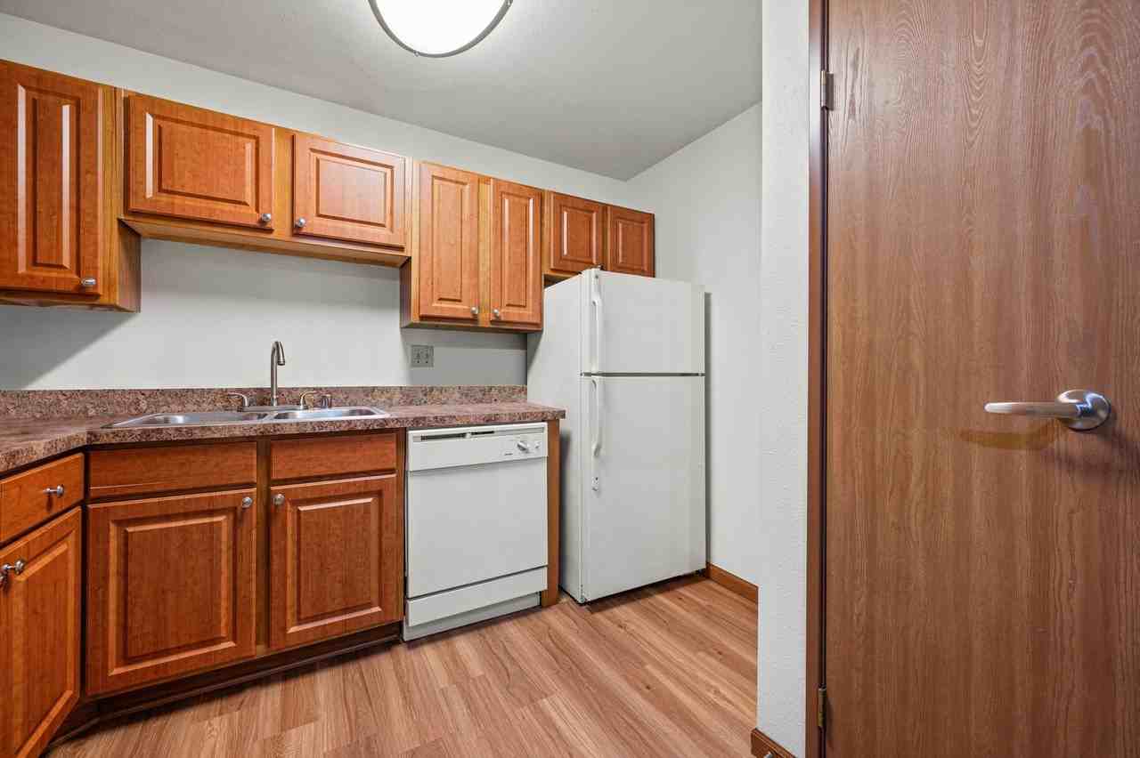 Cameron Heights Associates LLC - Photo 6 of 26