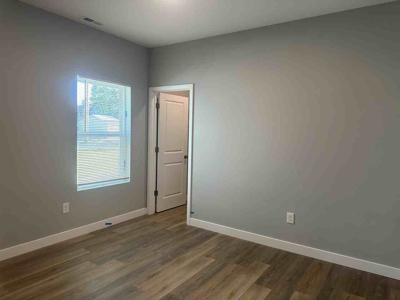 1137 W 21st St #1137 - Photo 6 of 10