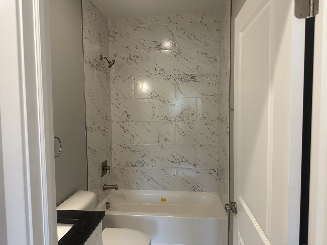 1139 W 21st St #1139 - Photo 4 of 10