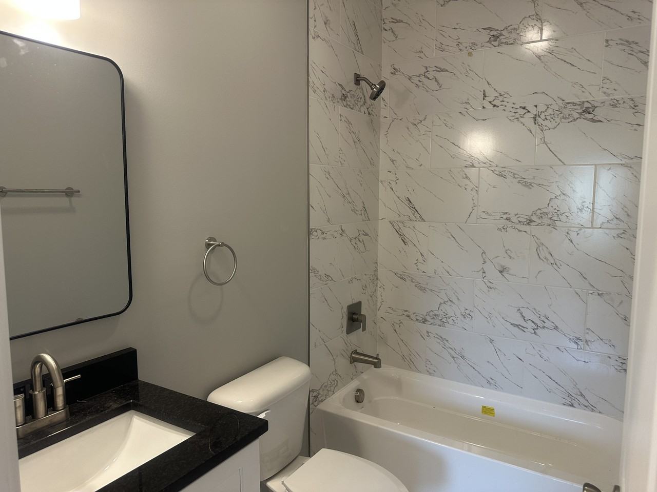 1139 W 21st St #1139 - Photo 5 of 10