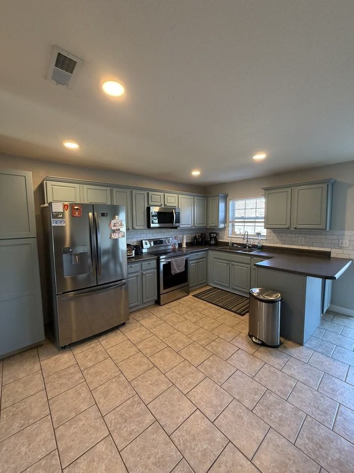 21935 Lafayette Rd #1 - Photo 3 of 9