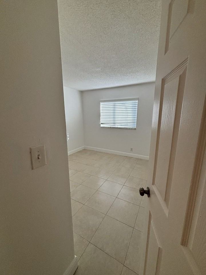 1151 NE 16th Ct - Photo 2 of 17