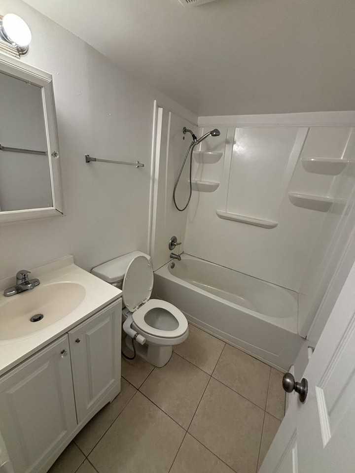 1151 NE 16th Ct - Photo 3 of 17