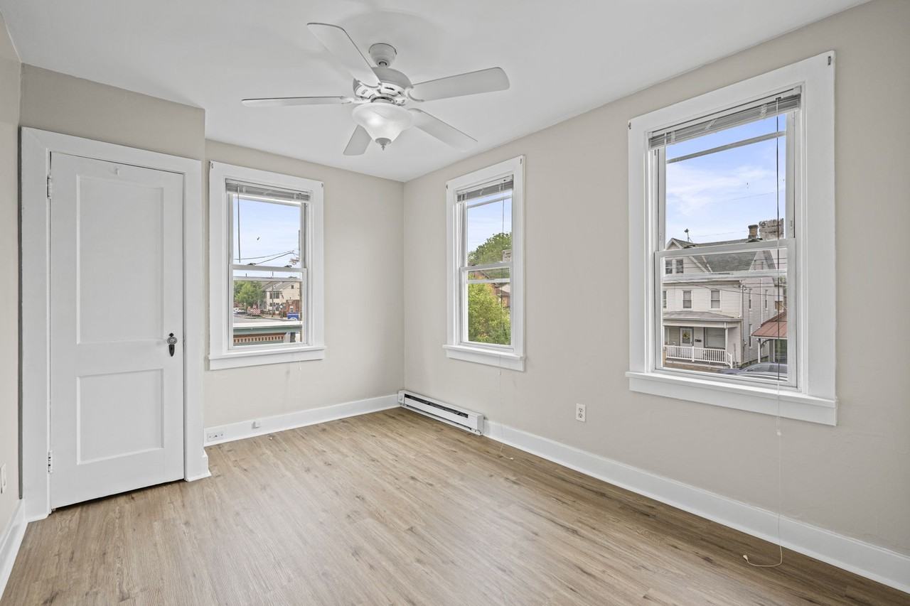 6 E Main St #D - Photo 6 of 10