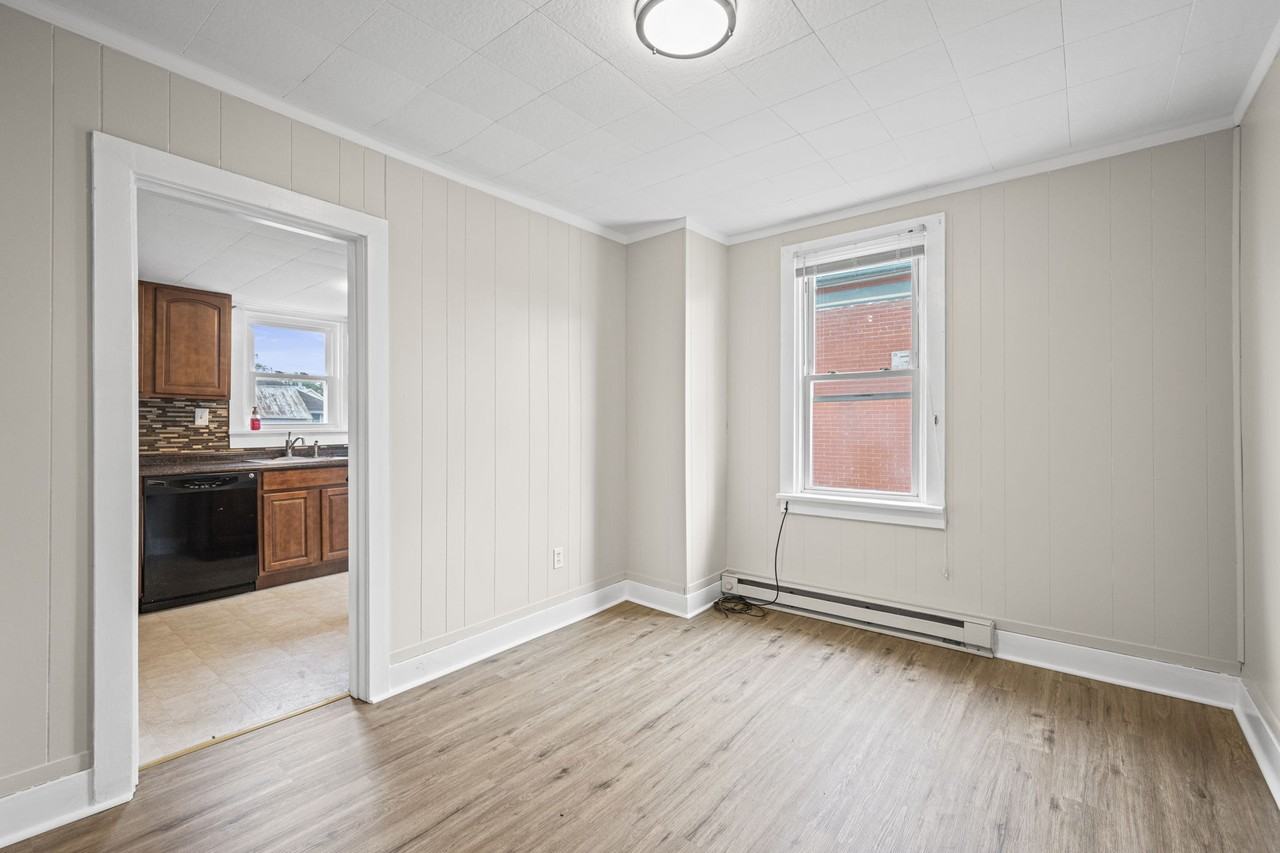 6 E Main St #D - Photo 7 of 10