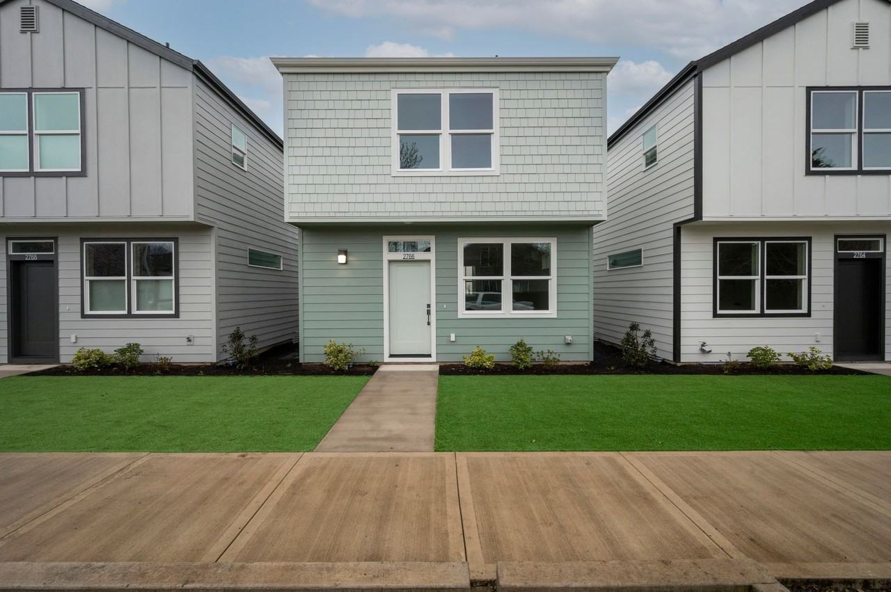 Brand New Newberg Homes - Photo 3 of 6