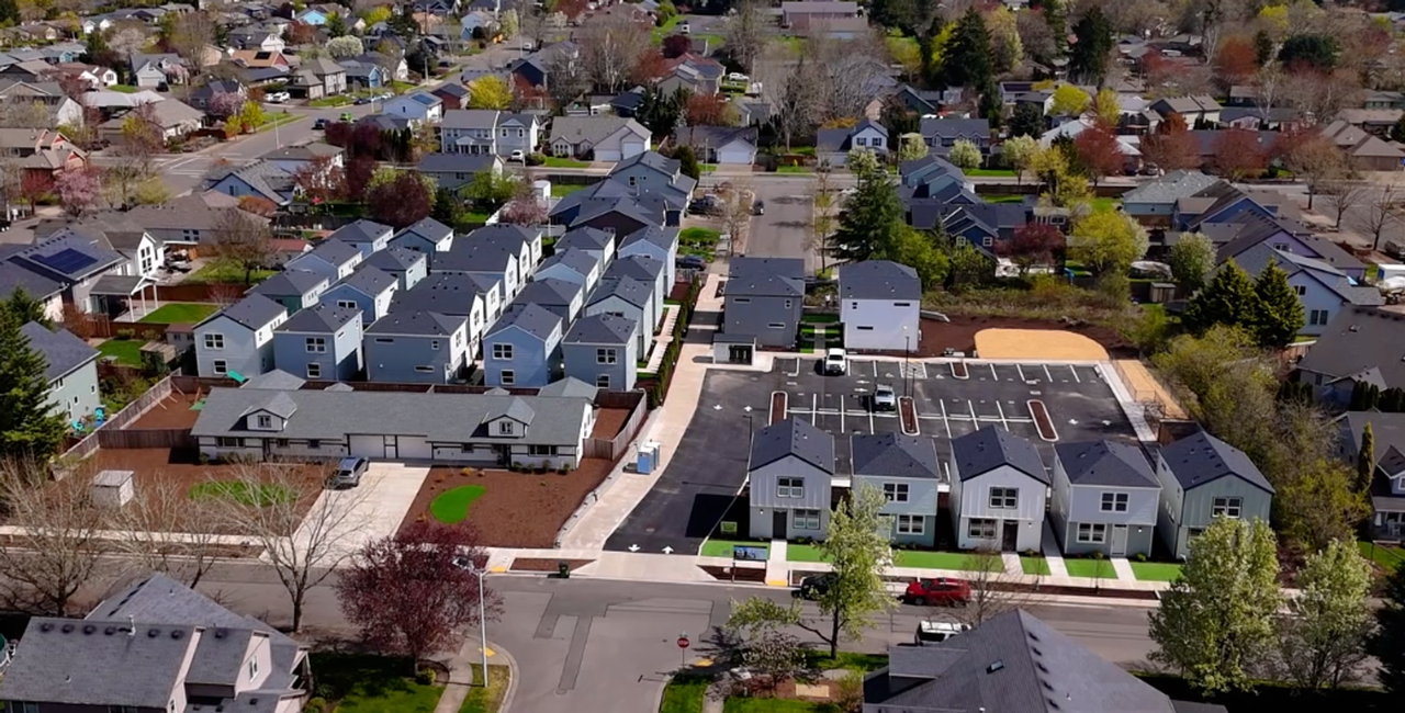 Brand New Newberg Homes - Photo 5 of 6