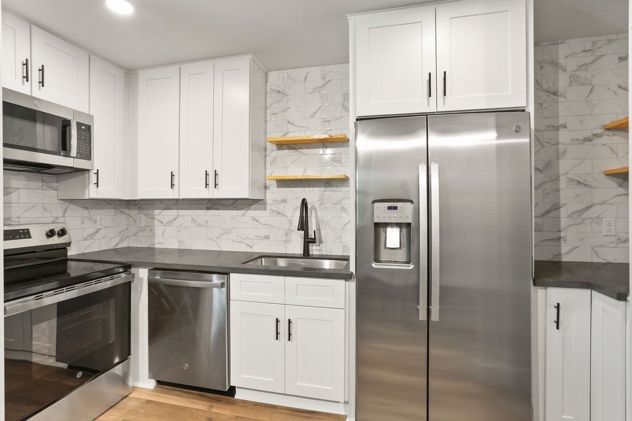 4421 4421 Burgundy - 102 #102 - Photo 3 of 11