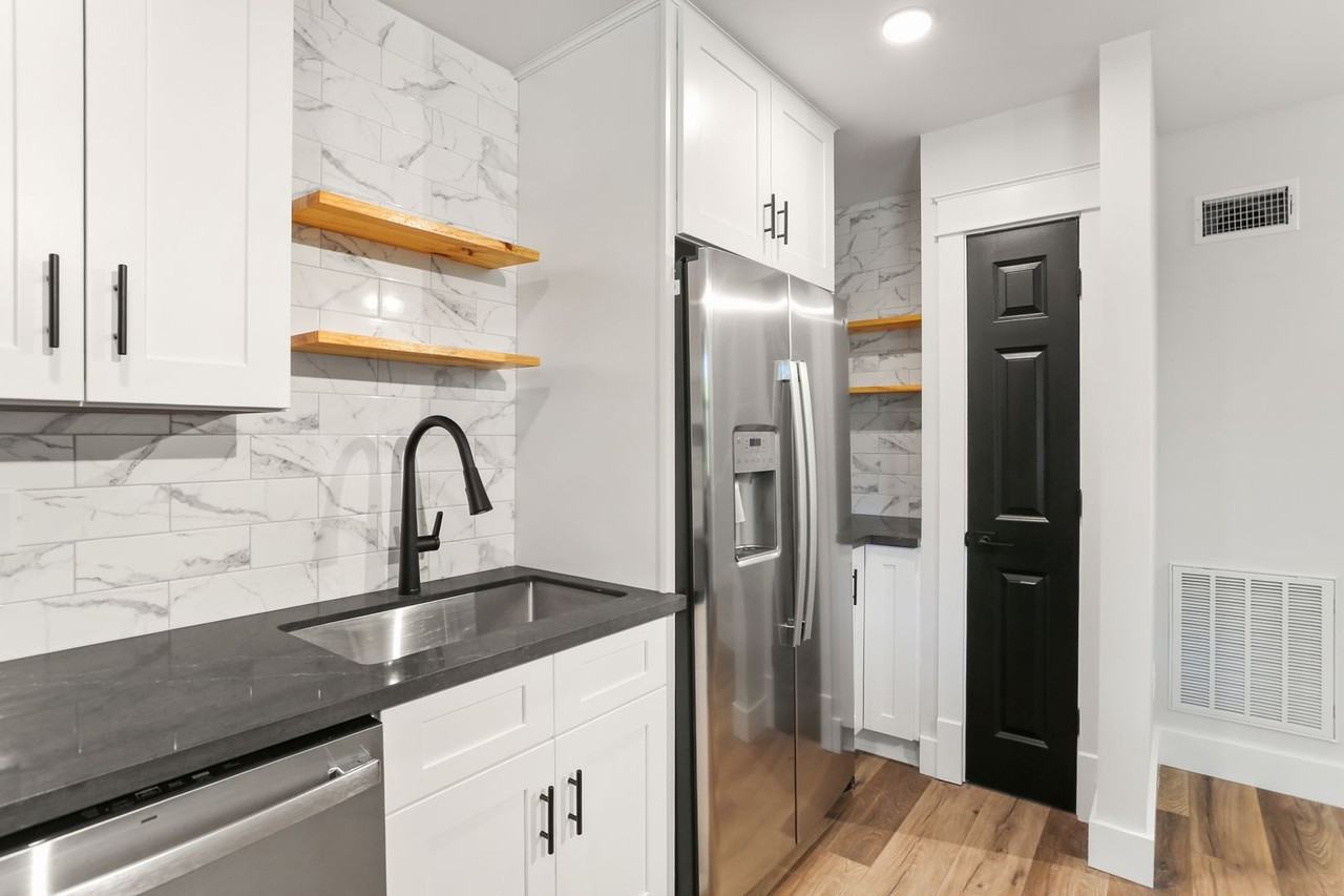 4421 4421 Burgundy - 102 #102 - Photo 4 of 11